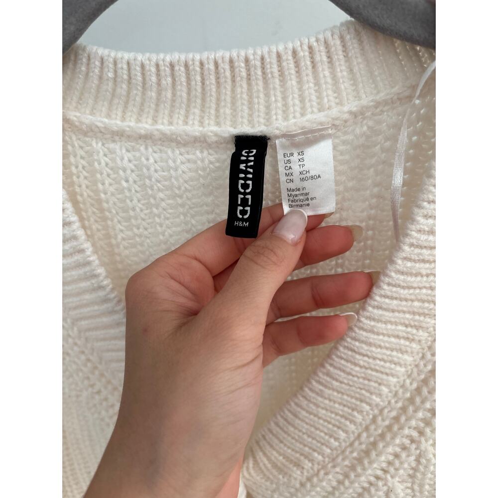 H&M Women’s Cream Cropped Cardigan Chunky Knit Button Front Sweater Cottagecore - Picture 8 of 8